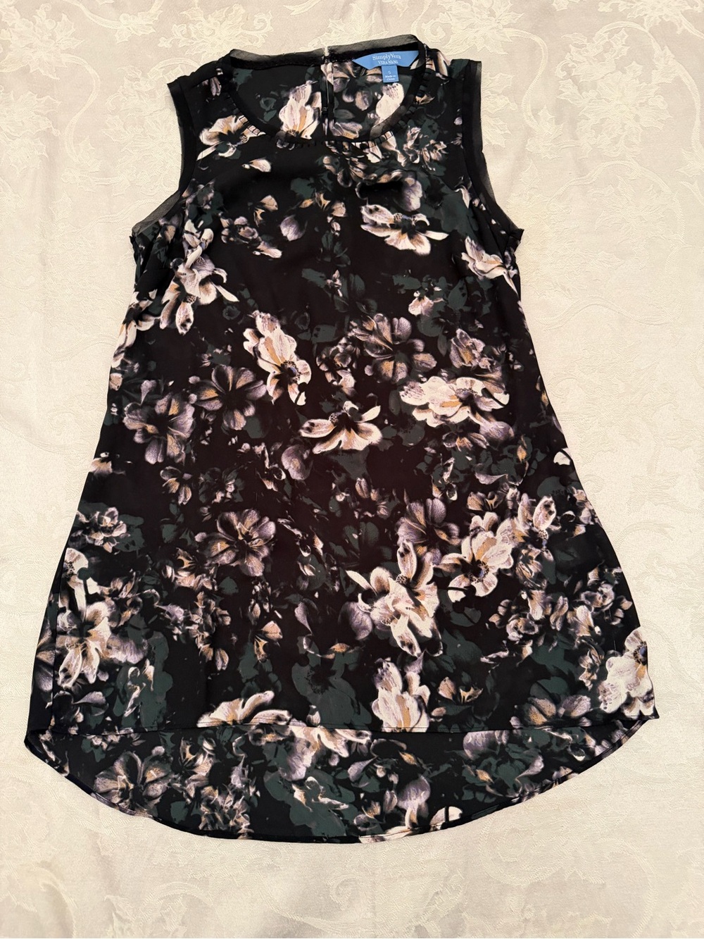 Simply Vera Wang Women’s Sleeveless Long Blouse Black With Flowers Size S